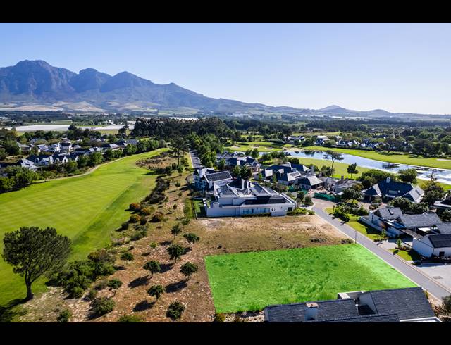 1,317M² VACANT LAND FOR SALE IN PEARL VALLEY GOLF & COUNTRY ESTATE